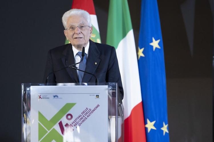 Mattarella "Cooperazione Stato-Regioni per andare in stessa direzione"