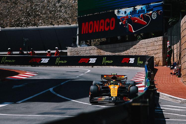 Norris in pole a Monaco su Leclerc e Piastri, Hamilton 4&deg;