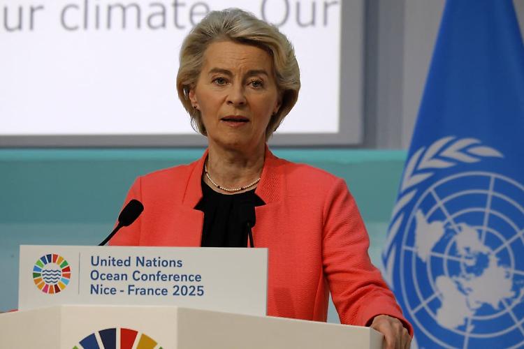 Von der Leyen annuncia un miliardo di euro per economia costiera