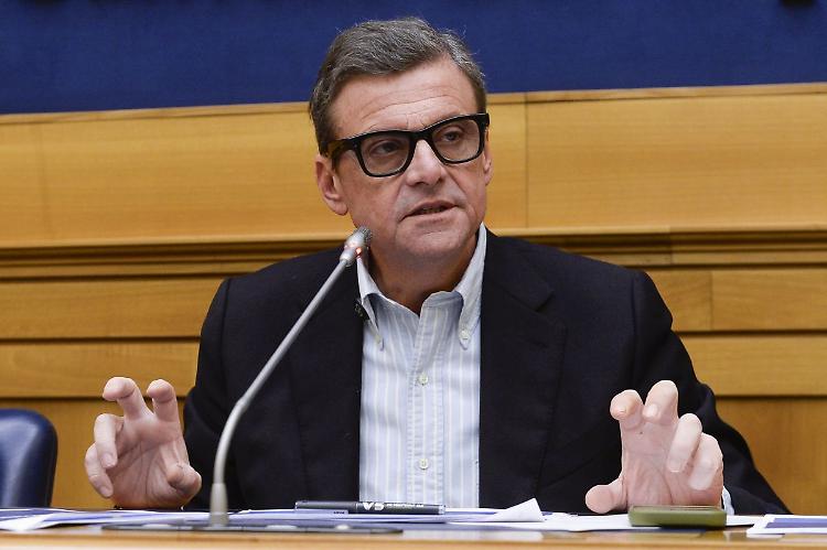 Calenda "Lontani dal campo largo. A Roma con la destra? Solo gossip"