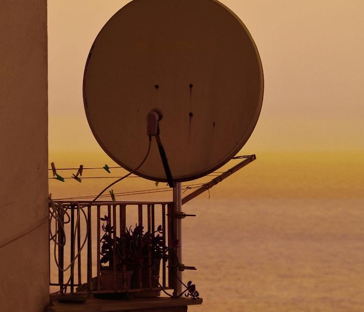 Tv in vacanza, il digitale cede il passo al satellite se segnale debole