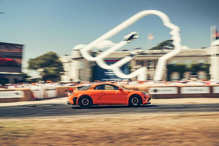 Alpine A110 R Ultime Performance protagonista a Goodwood