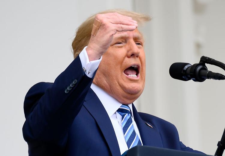 Trump "In sei mesi abbiamo rilanciato gli Usa"