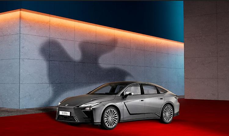 Lexus sponsor e auto ufficiale Mostra del Cinema di Venezia
