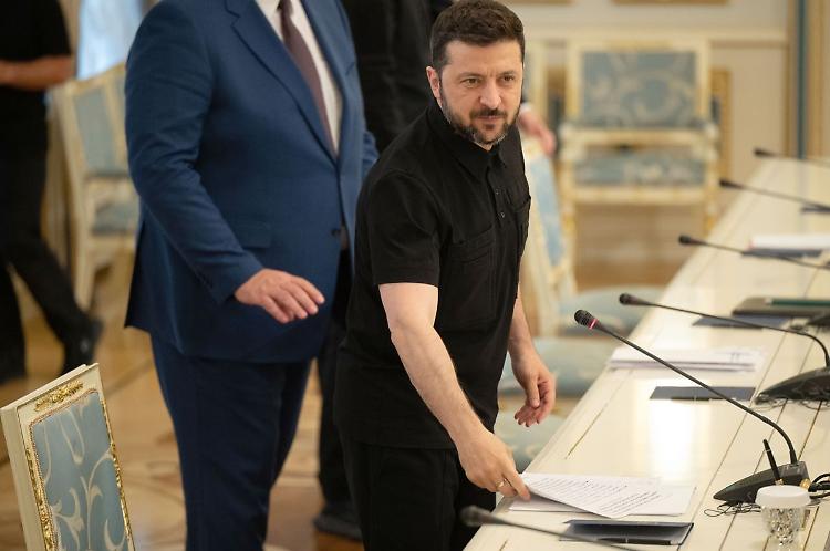 Zelensky "31 vittime nell'attacco russo su Kiev"