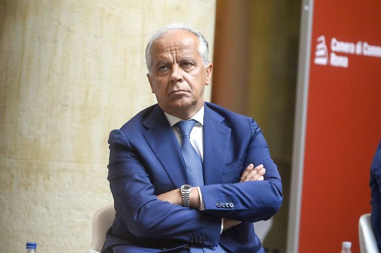 Piantedosi "Soccorsi in mare sono coordinati dallo Stato, non dalle ong"