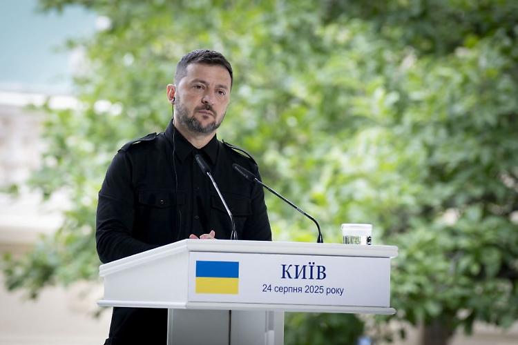 Zelensky "Dalla Russia segnali negativi sui negoziati"