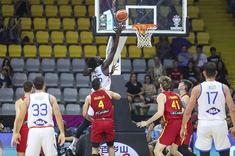 Terza vittoria dell'Italbasket agli Europei, Spagna piegata 67-63