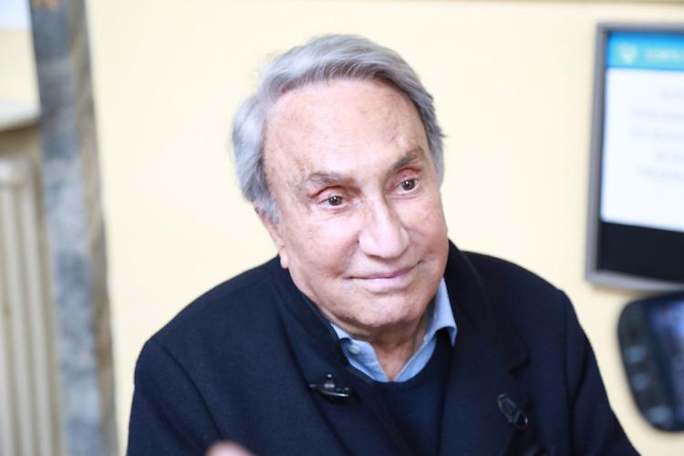 Emilio Fede, i funerali domani a Segrate