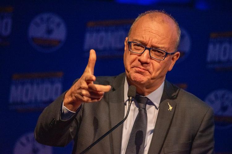 Riforma esame di maturit&agrave;, Valditara "Rivediamo orale"