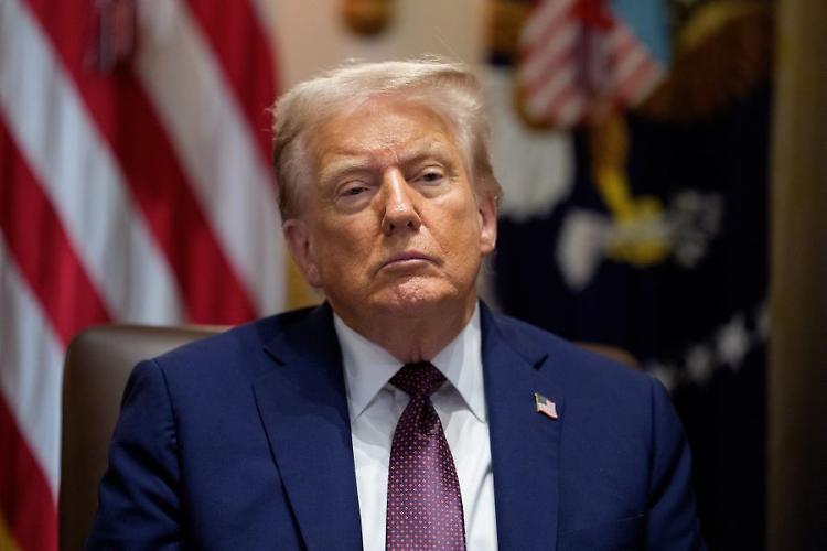 Trump vuole ribattezzare il Pentagono "Dipartimento della Guerra"