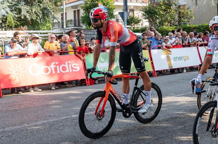 La Vuelta &egrave; ancora azzurra, Ganna vince la crono di Valladolid