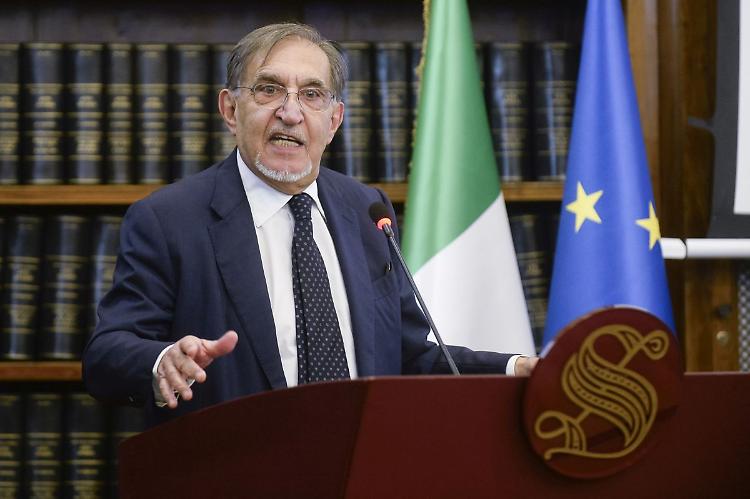 San Siro, La Russa "S&igrave; al nuovo stadio ma senza abbattere il vecchio"