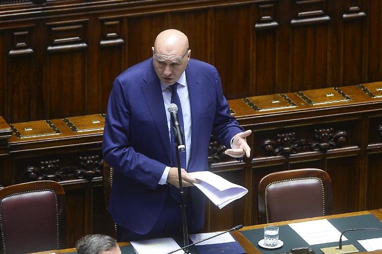 Crosetto operato al Fatebenefratelli, &egrave; in buone condizioni