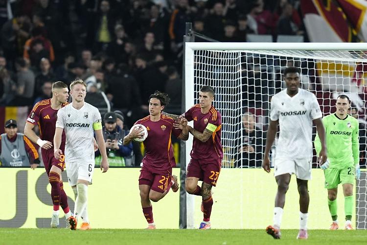 Non basta Dybala, all'Olimpico il Viktoria Plzen batte 2-1 la Roma