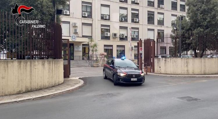 Abusi sessuali sui figli minori, arrestata coppia nel palermitano