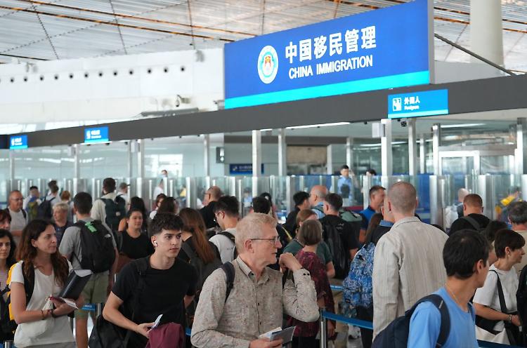 Cina: transito senza visto di 240 ore esteso a pi&ugrave; porti nel Guangdong