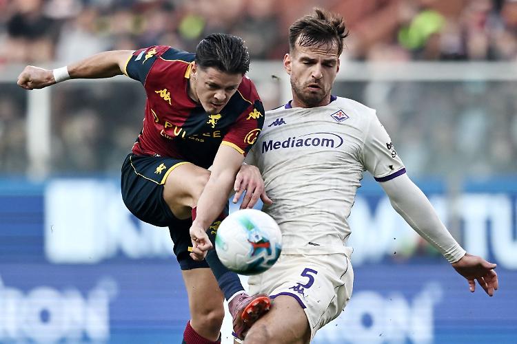 Genoa-Fiorentina 2-2, pari all'esordio per De Rossi e Vanoli