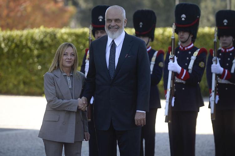 Italia-Albania, Meloni "Giornata storica per legame, avanti protocollo migranti"