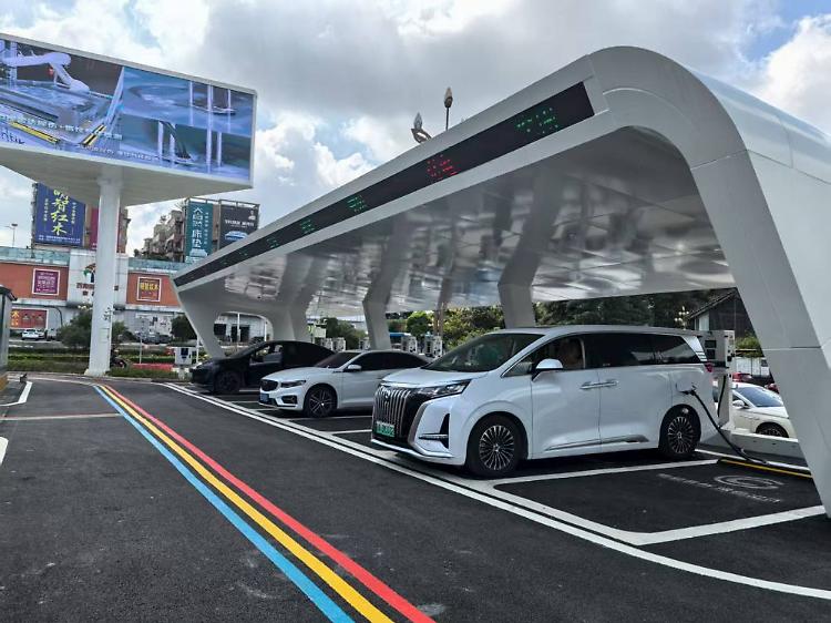 Cina, l'infrastruttura di ricarica per veicoli elettrici registra forte crescita