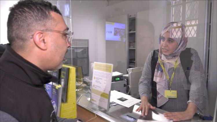 A Verona l'ufficio postale abbatte le barriere linguistiche