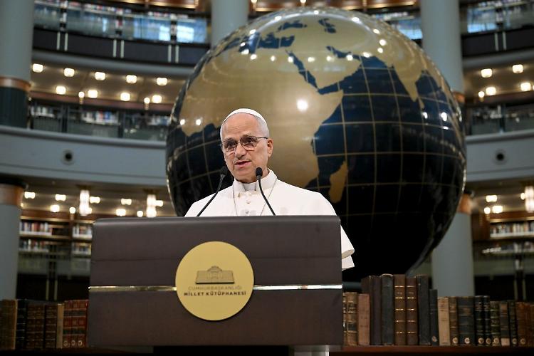 Il Papa ad Ankara "La Turchia sia fattore di stabilità per pace giusta"