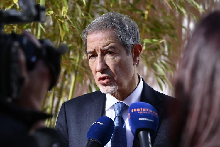 Musumeci "La sinistra non pu&ograve; farci la morale sugli abusi edilizi"