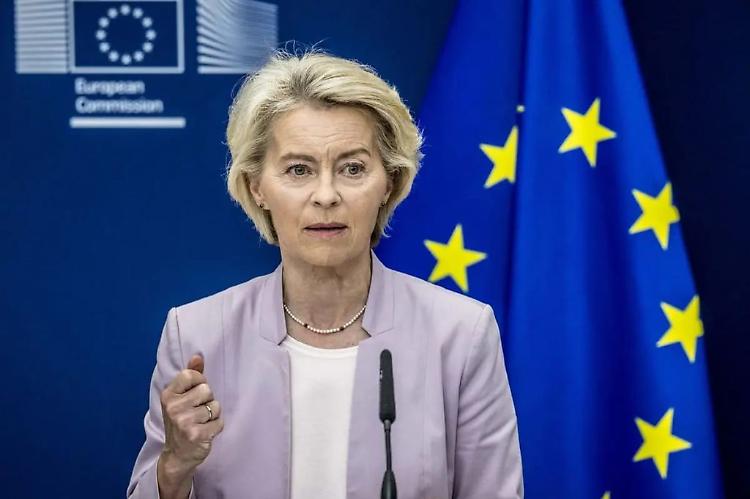 von der Leyen "&Egrave; il momento dell'indipendenza dell'Europa"