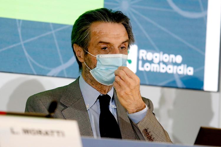 Vaccini over 50, in Lombardia 450 mila appuntamenti fissati