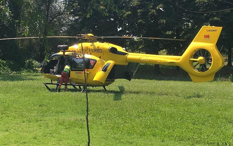 Cade dalla moto da cross, 15enne portato in eliambulanza a Bergamo