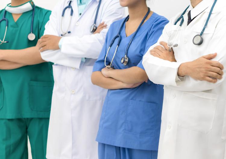 Obbligo vaccinale, anche sanitari cremonesi fanno ricorso al Tar