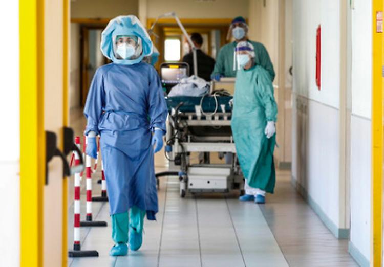 Covid, riapre la terapia intensiva in Alto Adige