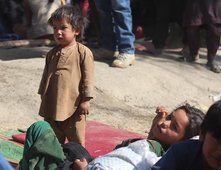 Afghanistan, Save the Children: grave rischio di peggioramento per la malnutrizione di migliaia di bambini