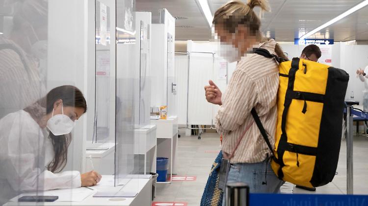Controesodo dalle isole, rischio focolai e controlli rafforzati