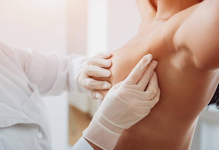 Risarcimento di 100mila euro per ritardo diagnosi di un tumore della mammella