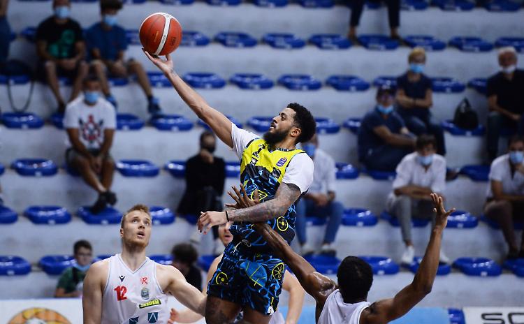 La Vanoli vince al PalaRadi contro Reggio Emilia