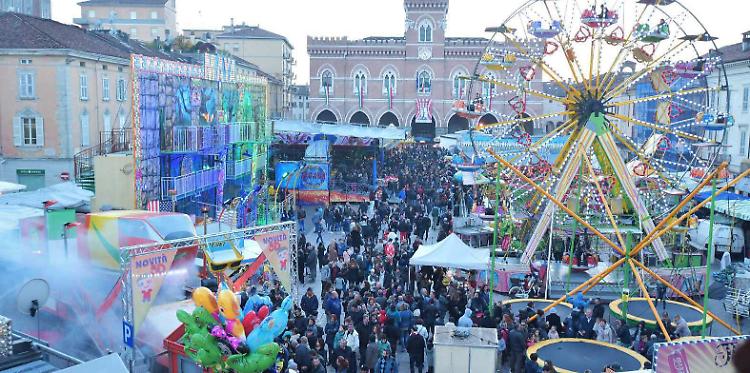 San Carlo, fiera dei volontari e del mangiar bene