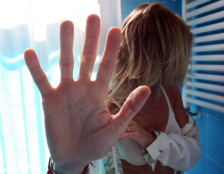 «Il mio compagno non è così, altrimenti sarei scappata»