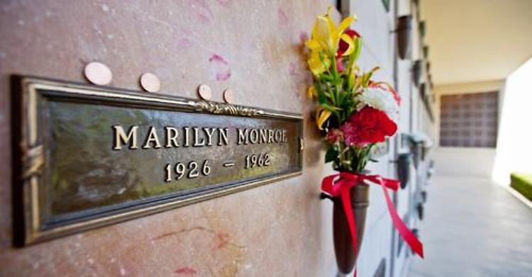 Da Dante a Marilyn Monroe, 12 tombe di famosi e dove visitarle