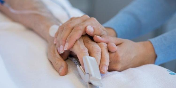Suicidio assistito, primo via libera a malato italiano: "Più leggero e libero di scegliere"