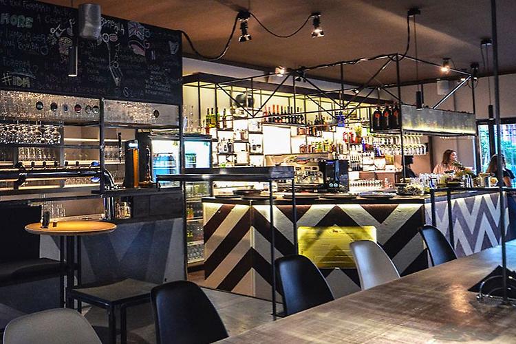 Da Industrial Drinks & More una serata favolosa con Djset