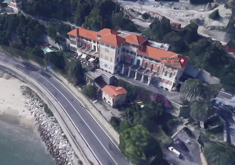 Finalpia: "Senza soluzioni l'albergo rischia di finire all'asta"