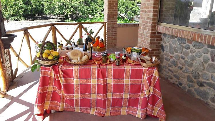 Omicron, Agriturist (Confagri): la variante svuota le strutture anche all'Epifania