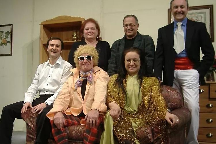 Commedia dialettale: Alfio, Delfo e l’Alberta. Dùu campanòun e ‘na serta