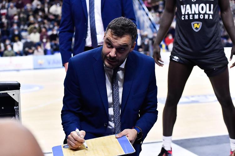 Basket: troppi positivi tra i campani, rinviata Vanoli-Gevi Napoli