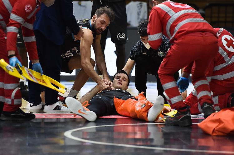 Basket, Vanoli: Pecchia, è rottura del legamento crociato. Stagione finita
