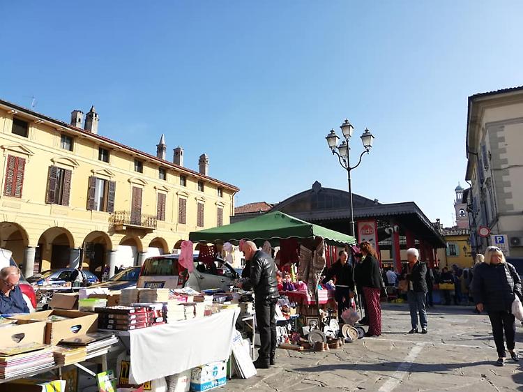 Ratasburla & Food: Autosburla+ Ratatuia+ Street Food