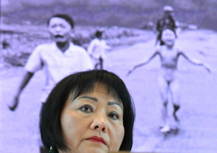 La napalm girl di Ut torna a dire no a ogni guerra