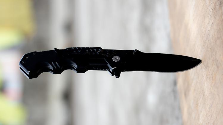 Coltello da 18 centimetri in auto, 36enne denunciato