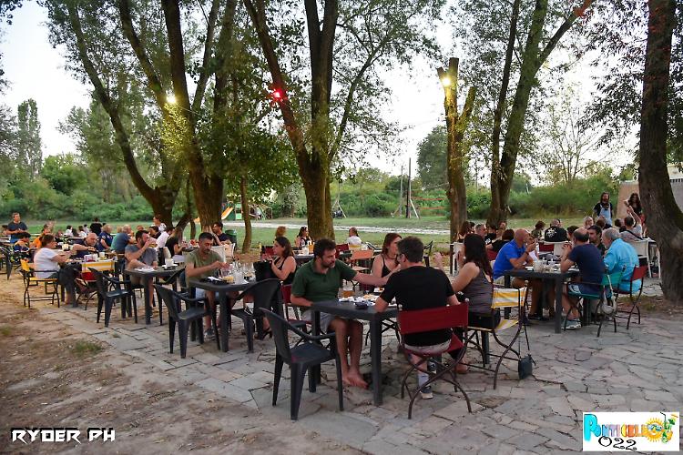 Domenica L'APE è sulla spiaggia del Ponticello